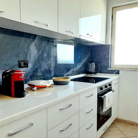 Bayside Apt Apartment