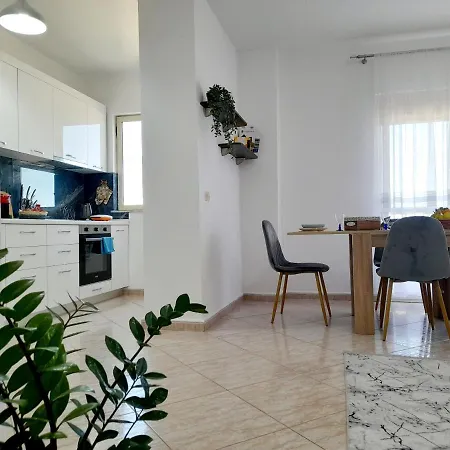 Bayside Apt * Durrës